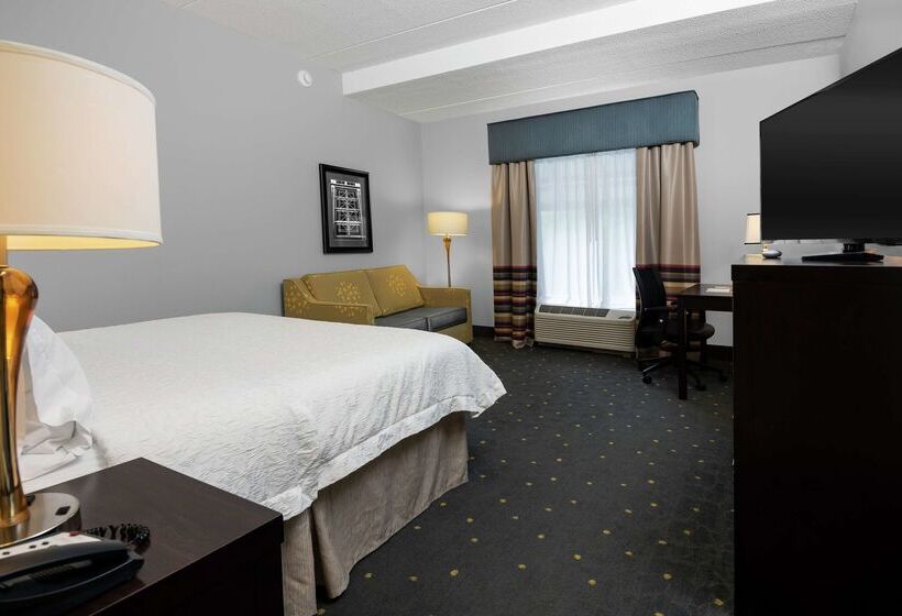 Hampton Inn & Suites Raleigh Downtown