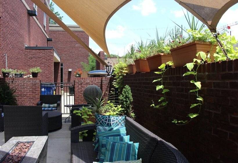 Hampton Inn & Suites Raleigh Downtown