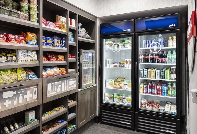 Hampton Inn & Suites Raleigh Downtown