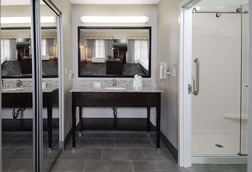 Hampton Inn & Suites Raleigh Downtown