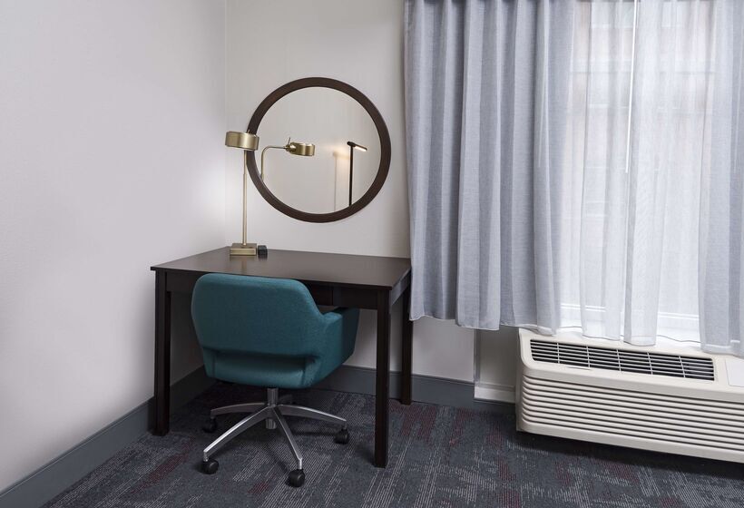 Hampton Inn & Suites Raleigh Downtown