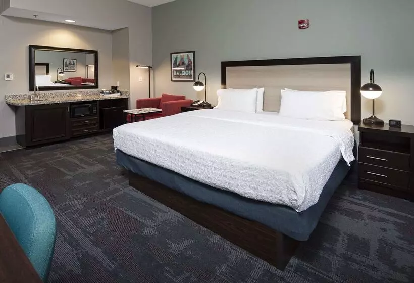 Hampton Inn & Suites Raleigh Downtown