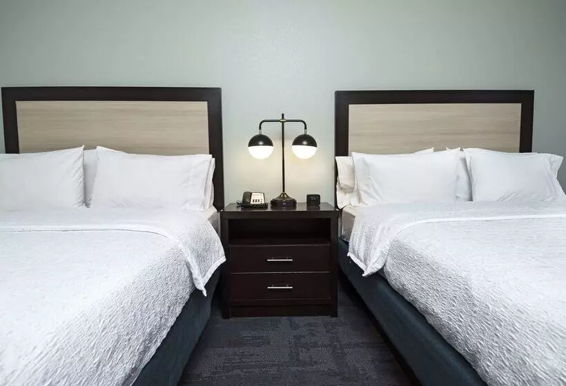 Hampton Inn & Suites Raleigh Downtown