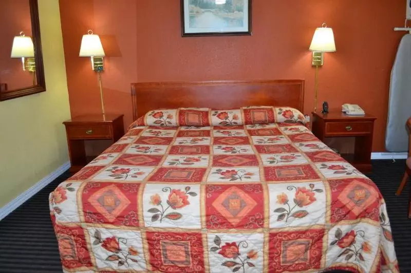 호텔 Alpha Inn & Suites