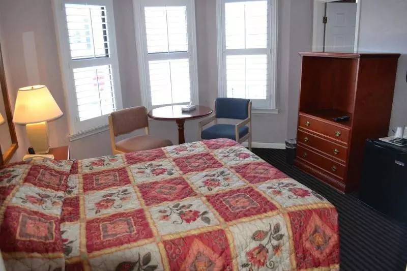 호텔 Alpha Inn & Suites