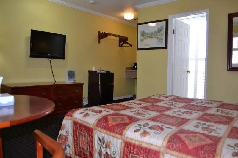 호텔 Alpha Inn & Suites