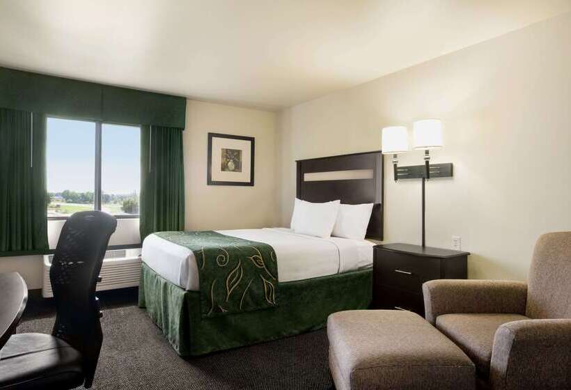 Отель Baymont By Wyndham Glenwood