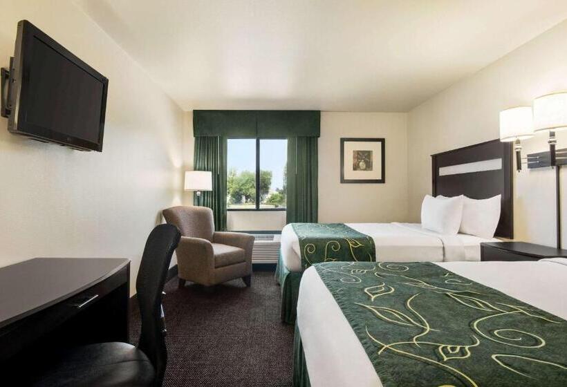 Отель Baymont By Wyndham Glenwood