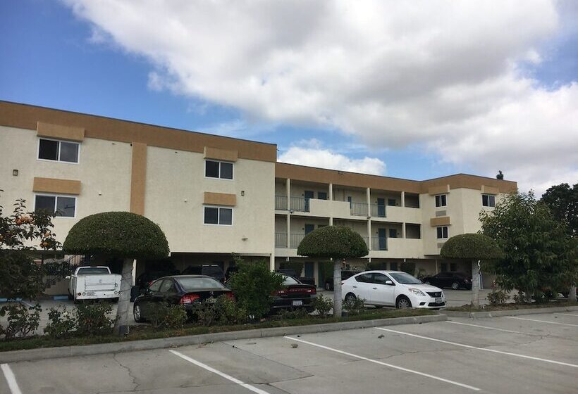 Отель Bellflower Travel Inn