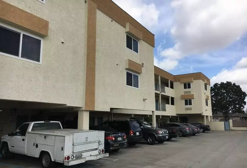 Отель Bellflower Travel Inn