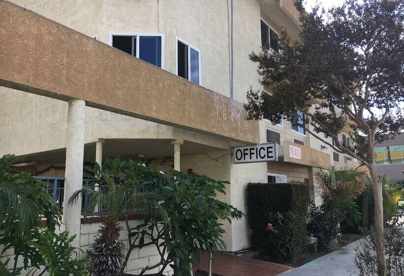 Отель Bellflower Travel Inn