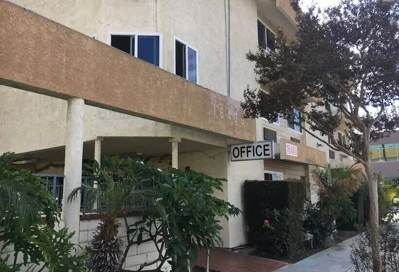 Отель Bellflower Travel Inn