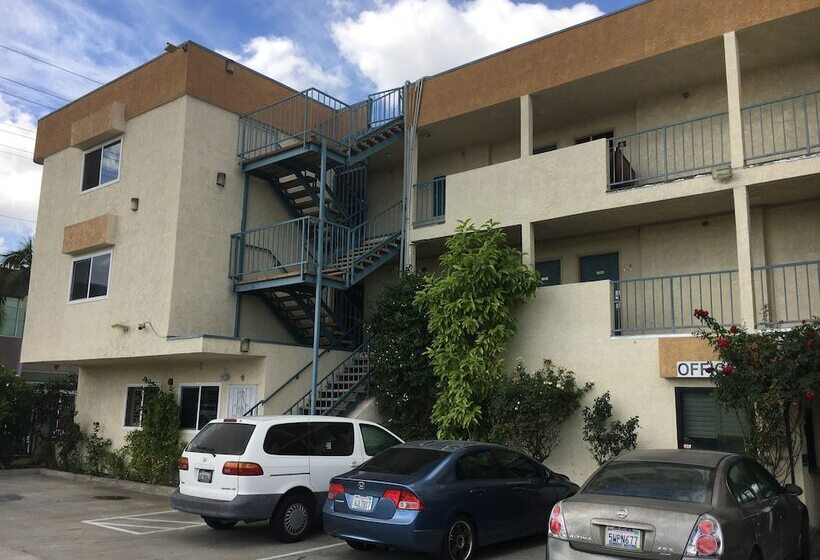 Отель Bellflower Travel Inn