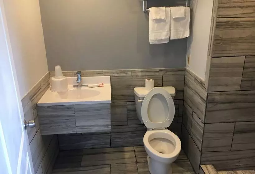 Отель Bellflower Travel Inn