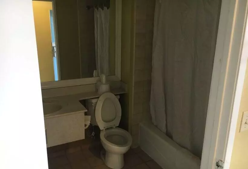 Отель Bellflower Travel Inn