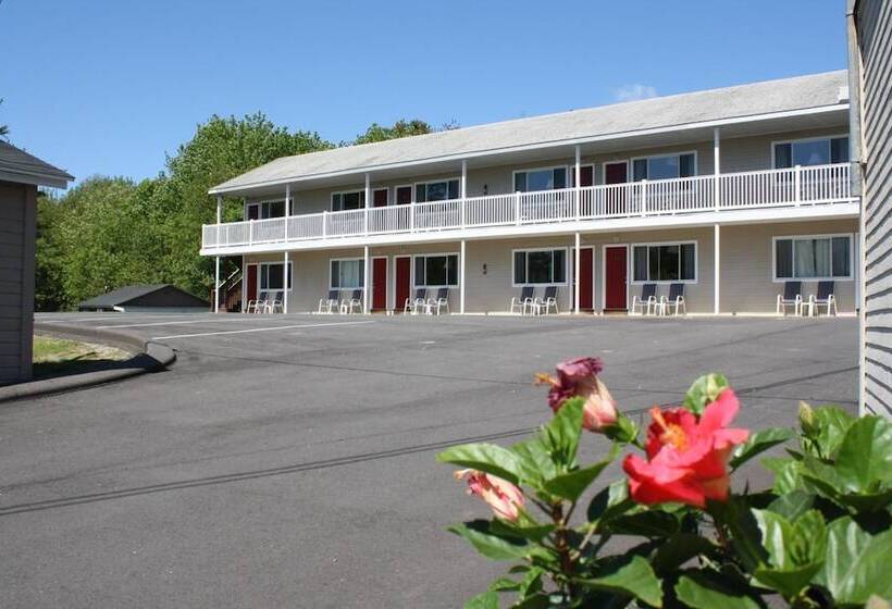 هتل Coast Village Inn & Cottages