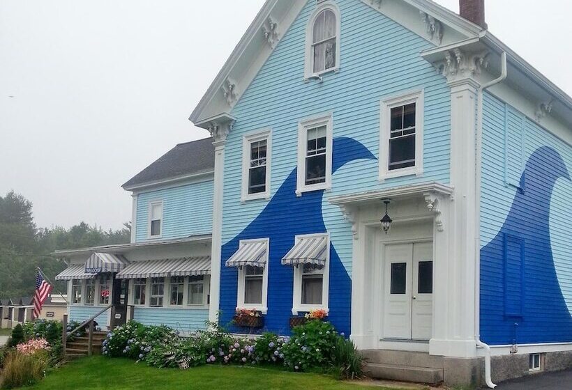 هتل Coast Village Inn & Cottages