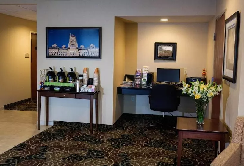 Cobblestone Hotel & Suites Knoxville