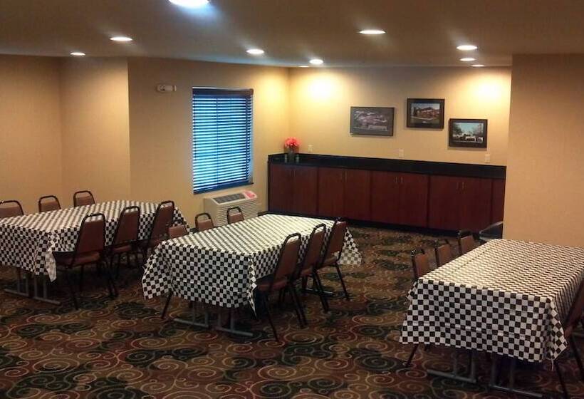 Cobblestone Hotel & Suites   Knoxville