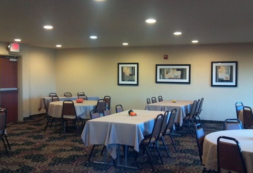 Cobblestone Hotel & Suites   Knoxville