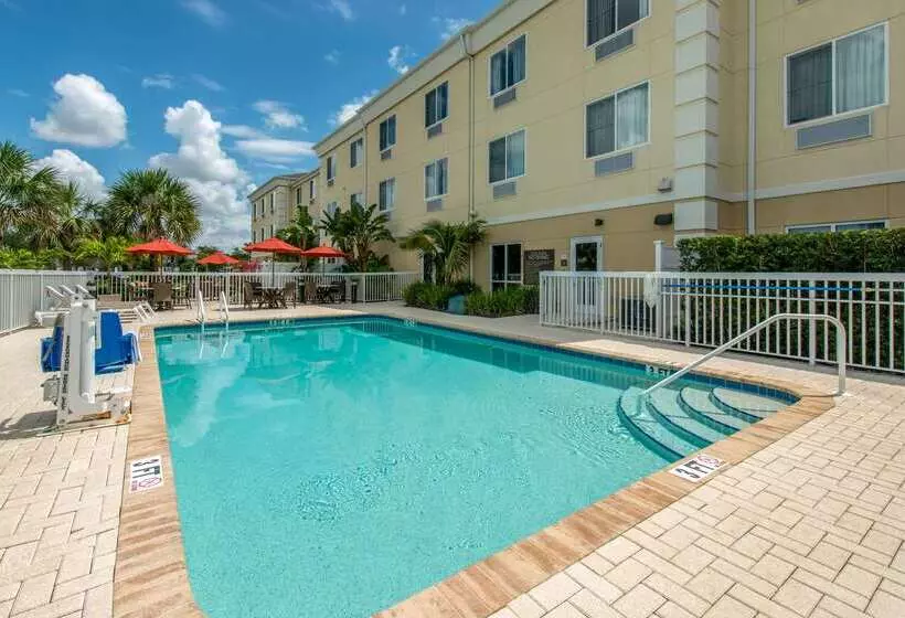 ホテル Comfort Suites Sarasota Siesta Key