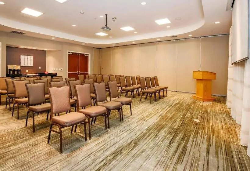 Szálloda Courtyard By Marriott Dallas Arlington South