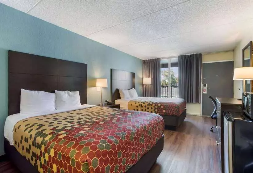 호텔 Econo Lodge Gallatin   Metro Nashville