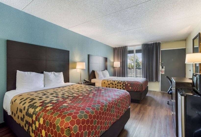 فندق Econo Lodge Gallatin   Metro Nashville