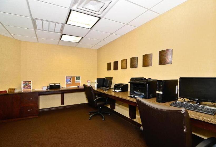 فندق Hawthorn Suites By Wyndham Williston