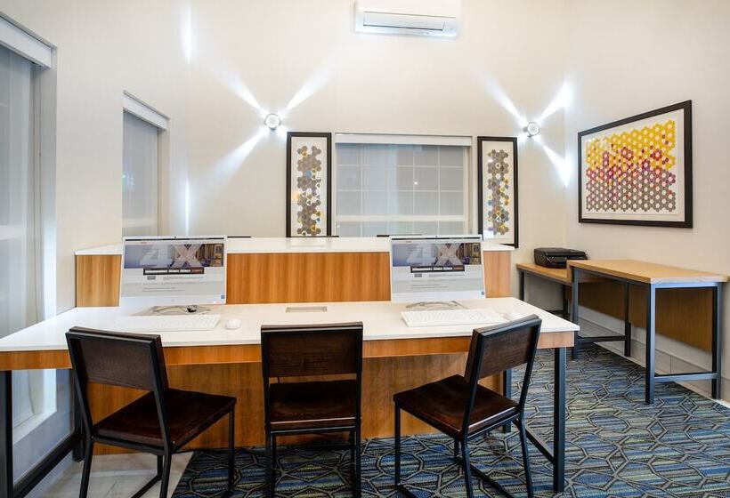 בית מלון כפרי Holiday Inn Express & Suites Lincoln City, An Ihg