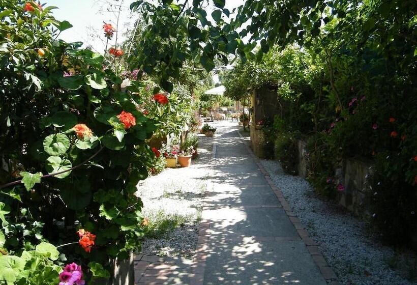 酒店 Villaggio Tabu