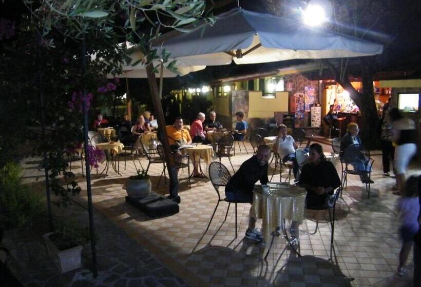 酒店 Villaggio Tabu