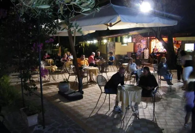 酒店 Villaggio Tabu