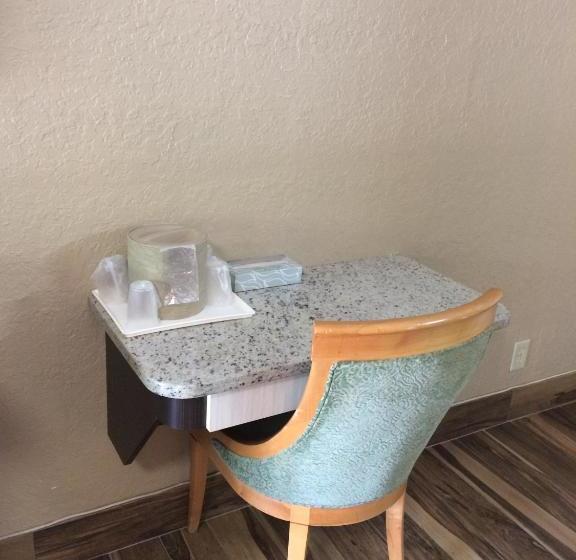 모텔 Budget Inn Of Avon Park