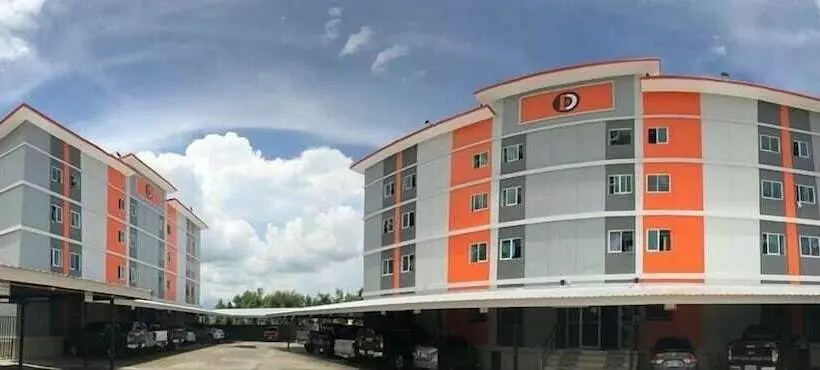 Hotelli Dhanakarn D4