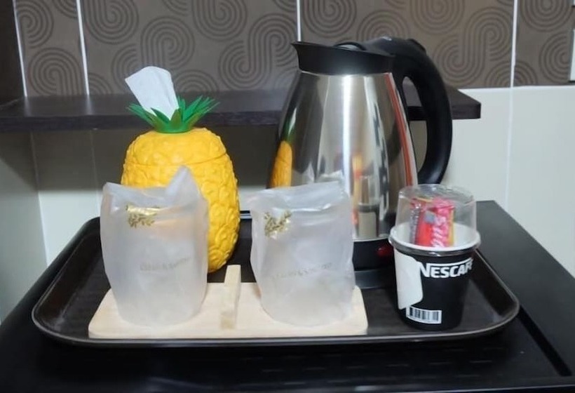 فندق Dhanakarn D4