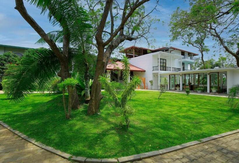 فندق Diya Dahara Lake Resort