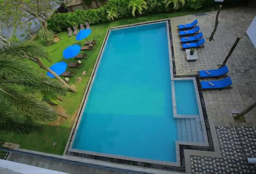 هتل Diya Dahara Lake Resort