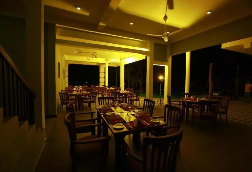 هتل Diya Dahara Lake Resort