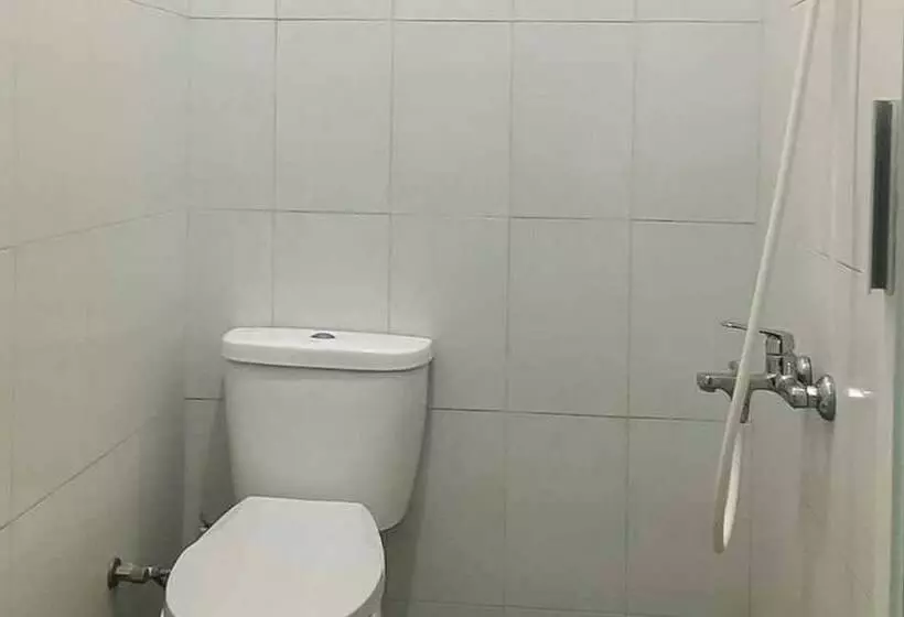 هتل Reddoorz Plus @ Panorama Villas Batu