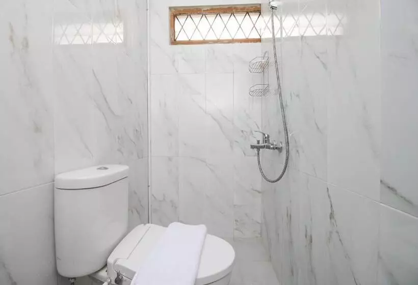 هتل Reddoorz Plus @ Panorama Villas Batu