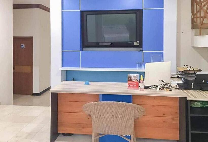 Hotel Reddoorz Plus @ Panorama Villas Batu