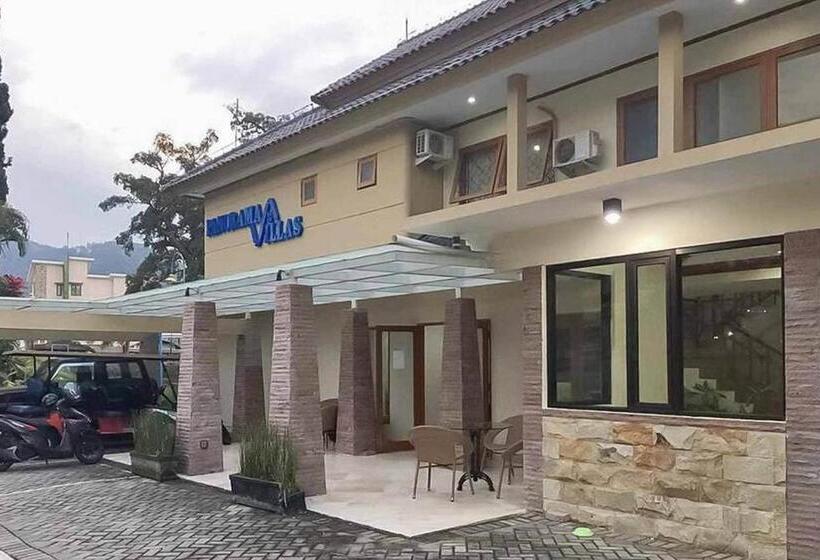 Hotel Reddoorz Plus @ Panorama Villas Batu