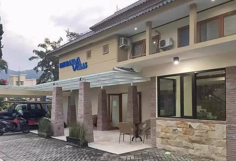 هتل Reddoorz Plus @ Panorama Villas Batu