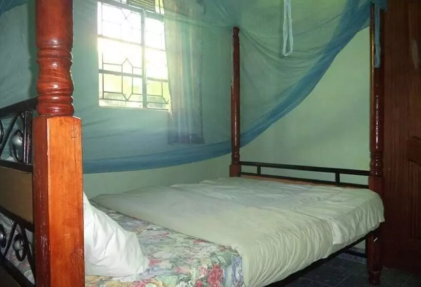 پانسیون Millennium Guest House