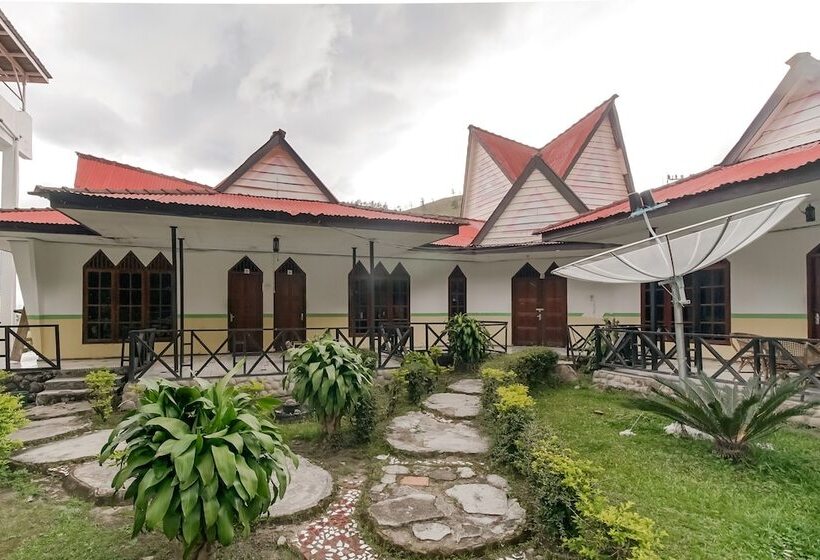 Пансион Reddoorz Plus @ Jalan Tugu Silalahi Tongging