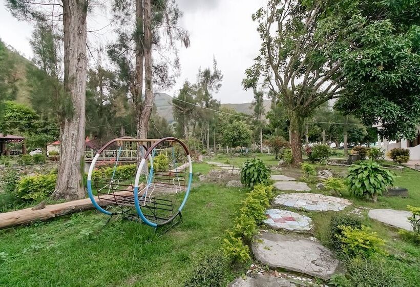 Пансион Reddoorz Plus @ Jalan Tugu Silalahi Tongging