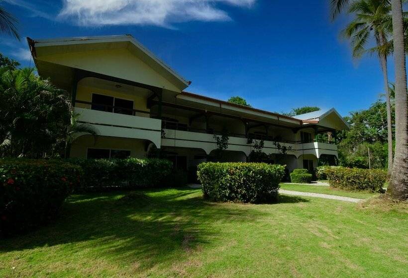 Cocomar Beachfront Hotel And Island Resort