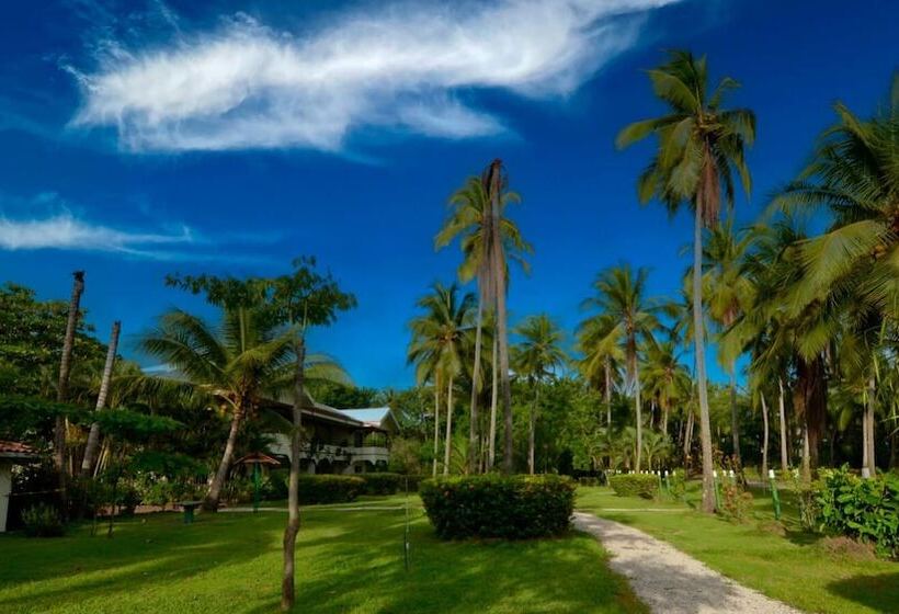 Cocomar Beachfront Hotel And Island Resort