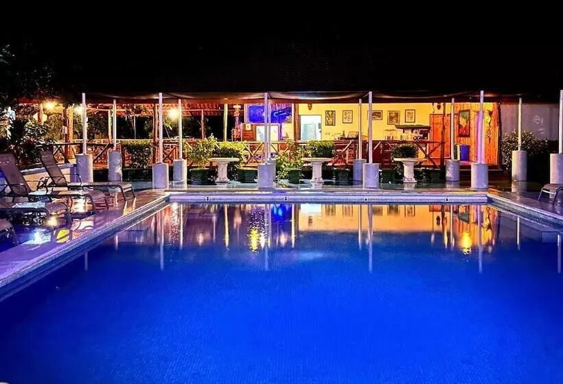 Cocomar Beachfront Hotel And Island Resort